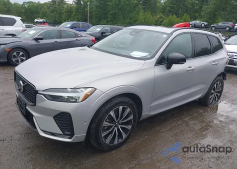 2024 Volvo Xc60 B5 Plus Dark Theme z USA, uszkodzony, nr VIN YV4L12RL4R1713474